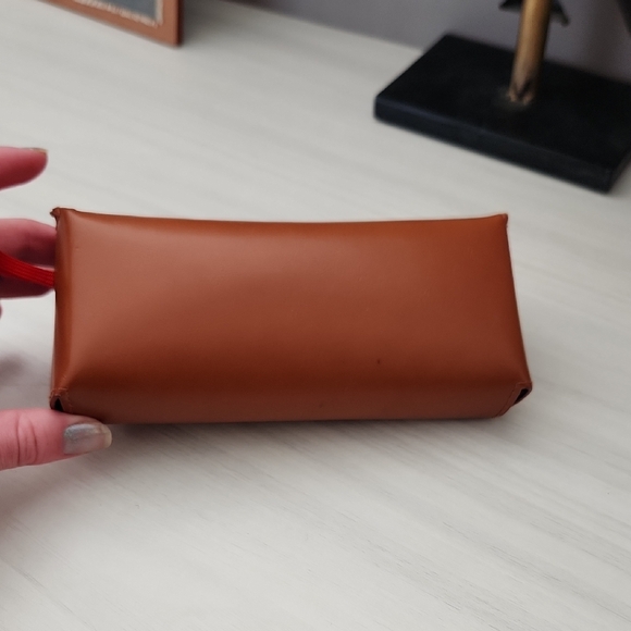 Fossil Women's Tortoise Shell Sunglasses - Picture 9 of 12